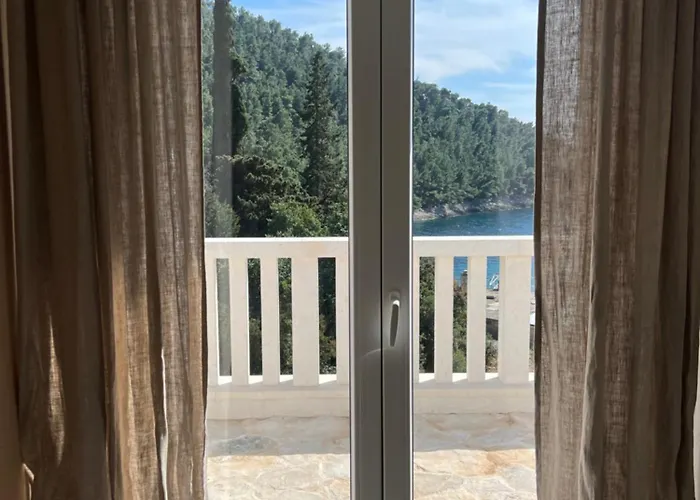 Ljeto Pupnatska Luka